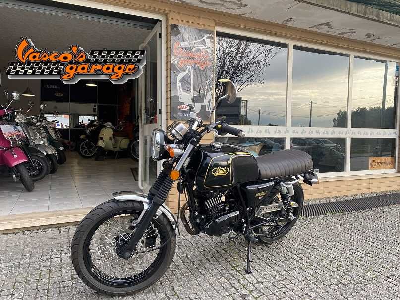 Mash 125 Black Seven, semi-nova!