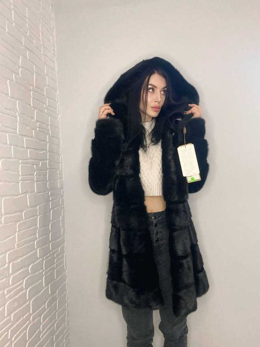Норковая шубка чуть выше колена