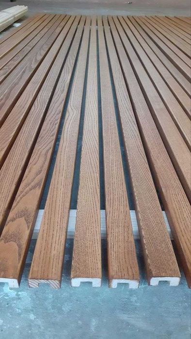 Декоративні дерев'яні рейки, балки, панелі з дерева.