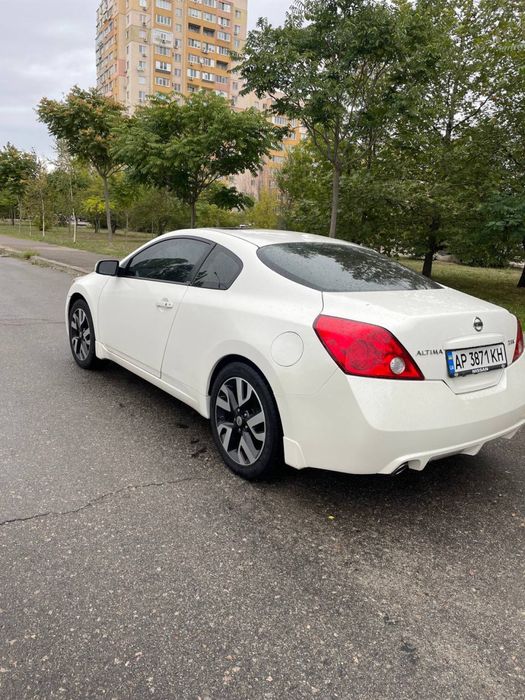 Нісан алтіма купе