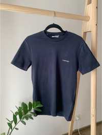 Темно синя футболка Calvin Klein, нова, оригинал 

Розмір S