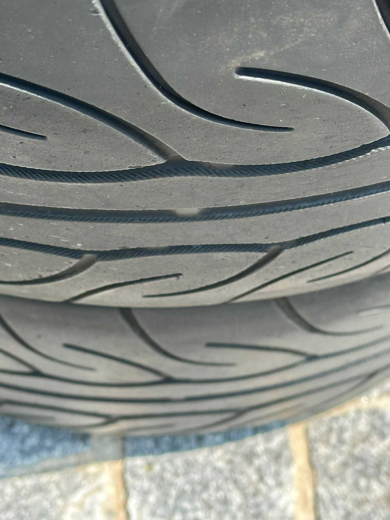 Pneus Yokohama Advan Neova AD08 RS - 235/40/18 - Bons
