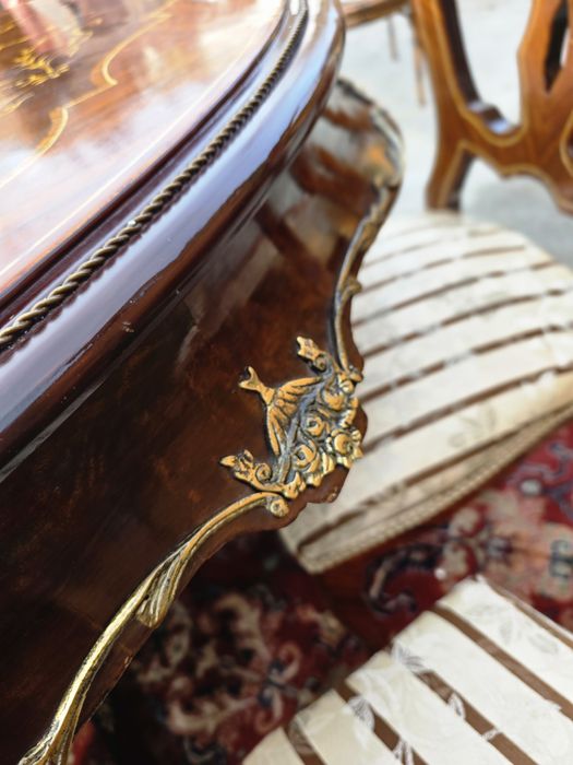 Stół okrągły intarsjowany okuwany mosiądzem + 6 krzeseł #2118 Stylowy