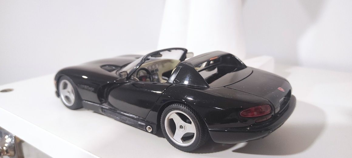 1/18 Dodge Viper RT 10 Burago carro coleção miniatura