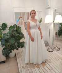 Suknia ślubna Simple Wedding Dress