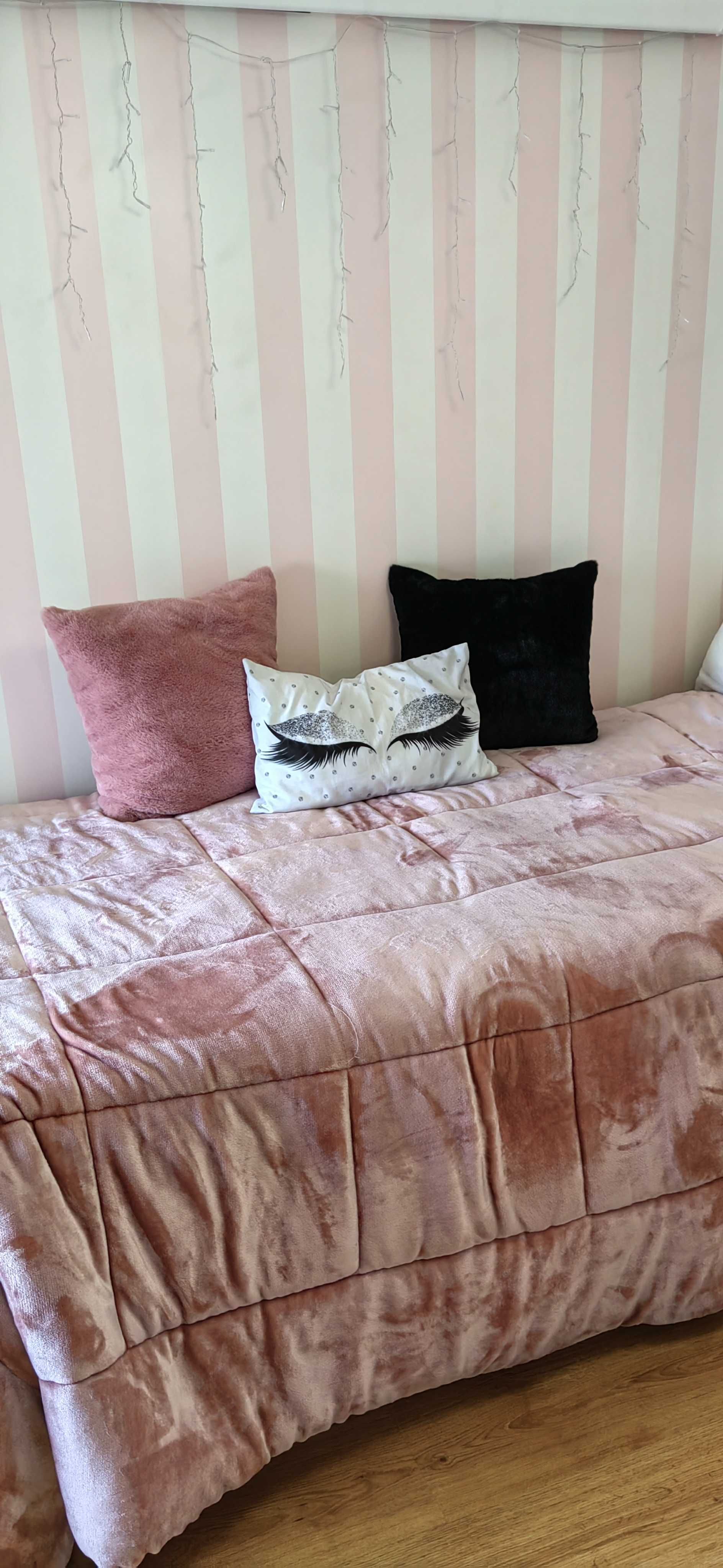 Cama dorsel c/ 2 gavetões. Como nova. Excelente qualidade.
