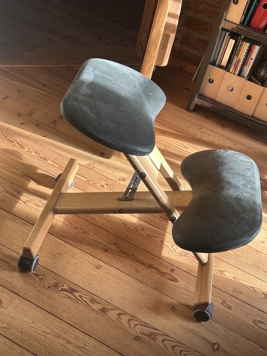Klęczkosiad krzeslo ergonomiczne