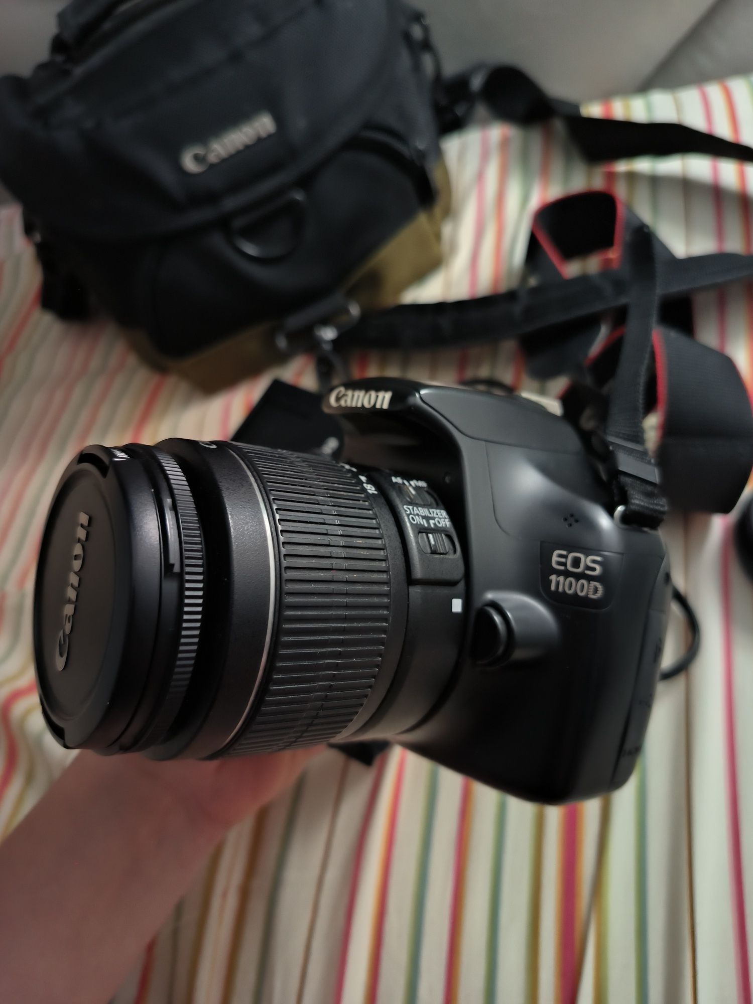 Canon 1100D com acessórios