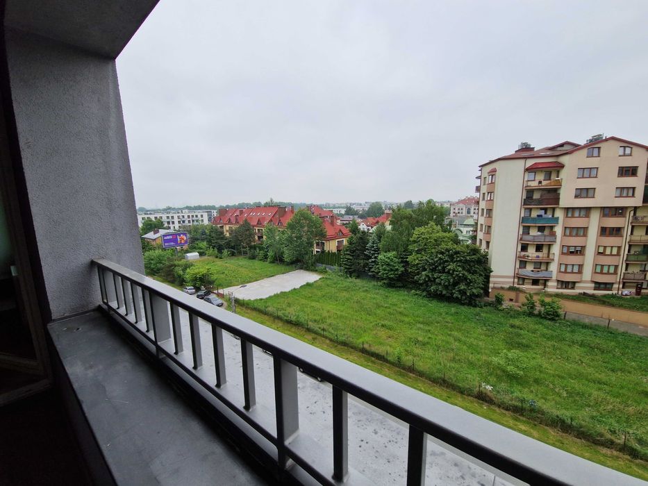 Dwa oddzielne przestronne pokoje z osobną kuchnią i balkonem Ursus