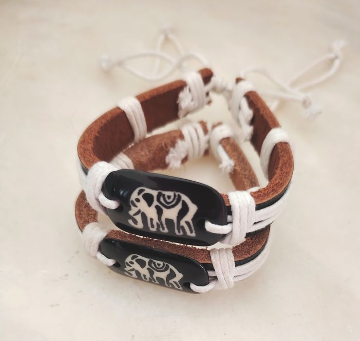 Par de pulseiras artesanais