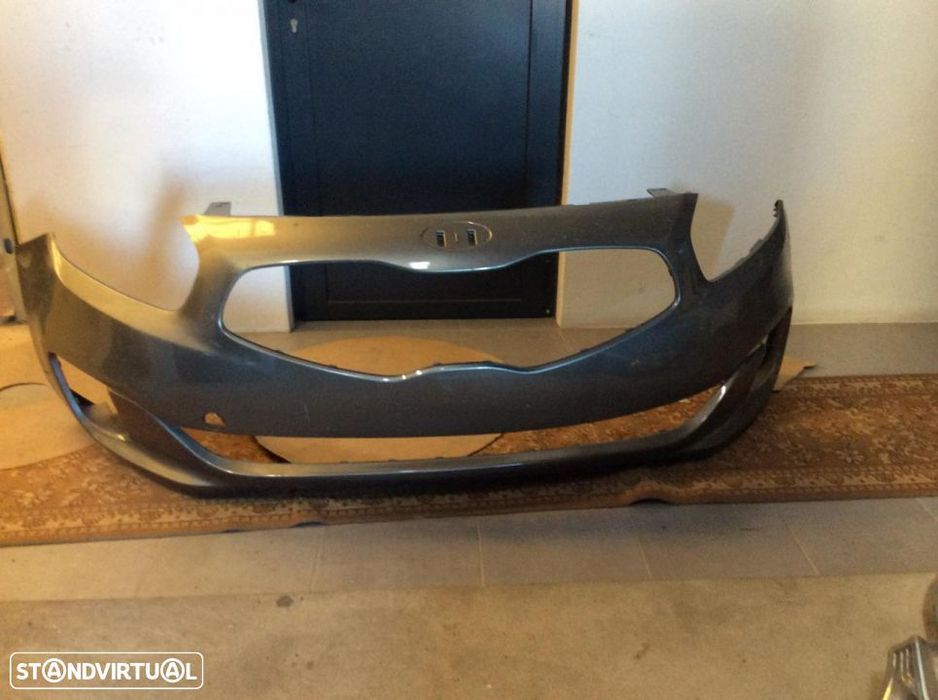 Parachoque kia Carens