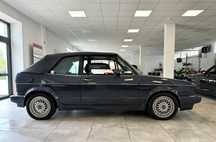 Volkswagen Golf / Po pełnej renowacji lakierniczej i mechanicznej / Automat /