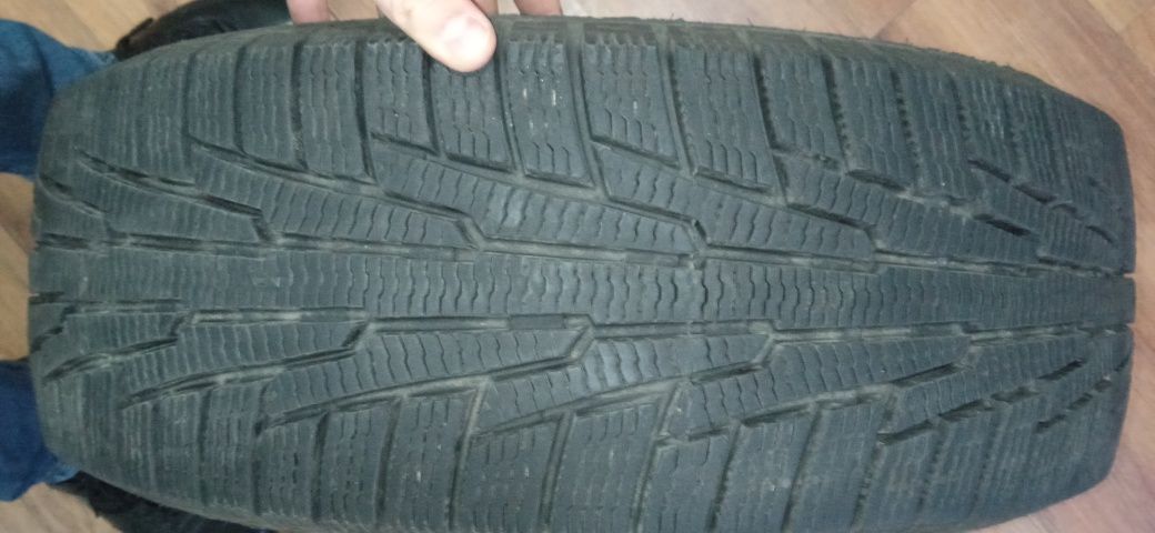 Продам зимние шины Nokian Nordman RS2 205/60/16