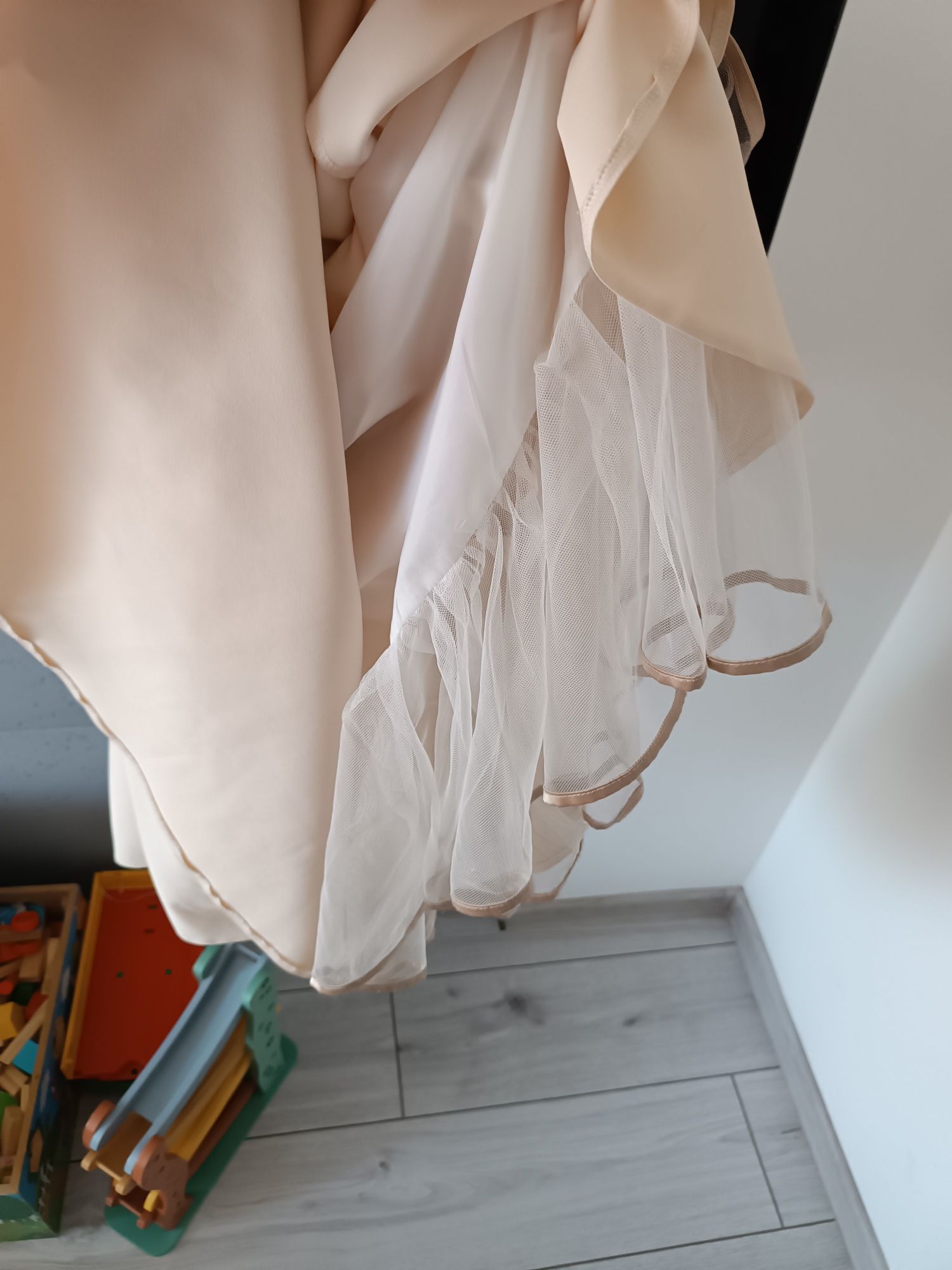 Śliczna sukienka, na wesele i inne okazje