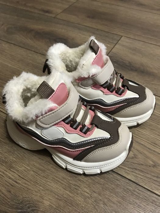 Зимове взуття для дівчинки 29розмір