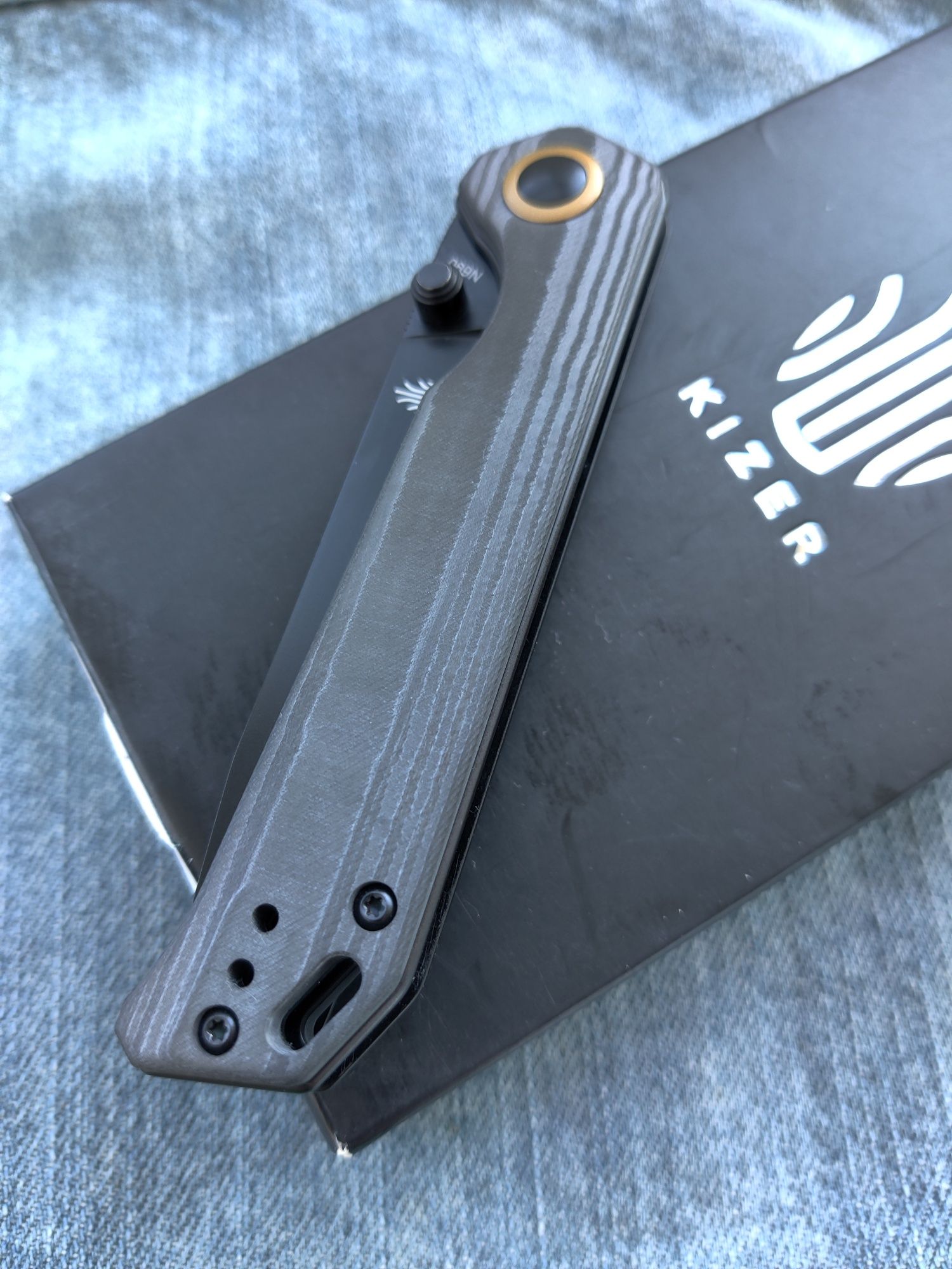 Нож новый Kizer Carbon Fiber Black Steel