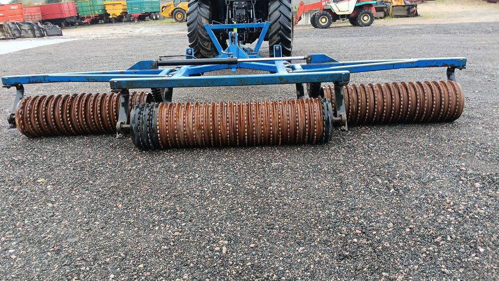 Wały wał posiewne uprawowe rozkładane hydraulicznie na kołach 5.4m