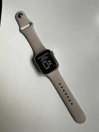 Apple Watch Series 8 GPS, Starlight Aluminum Case de 41 mm
