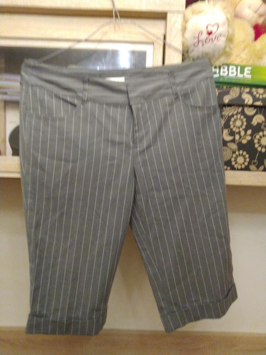 Szare spodenki reserved
