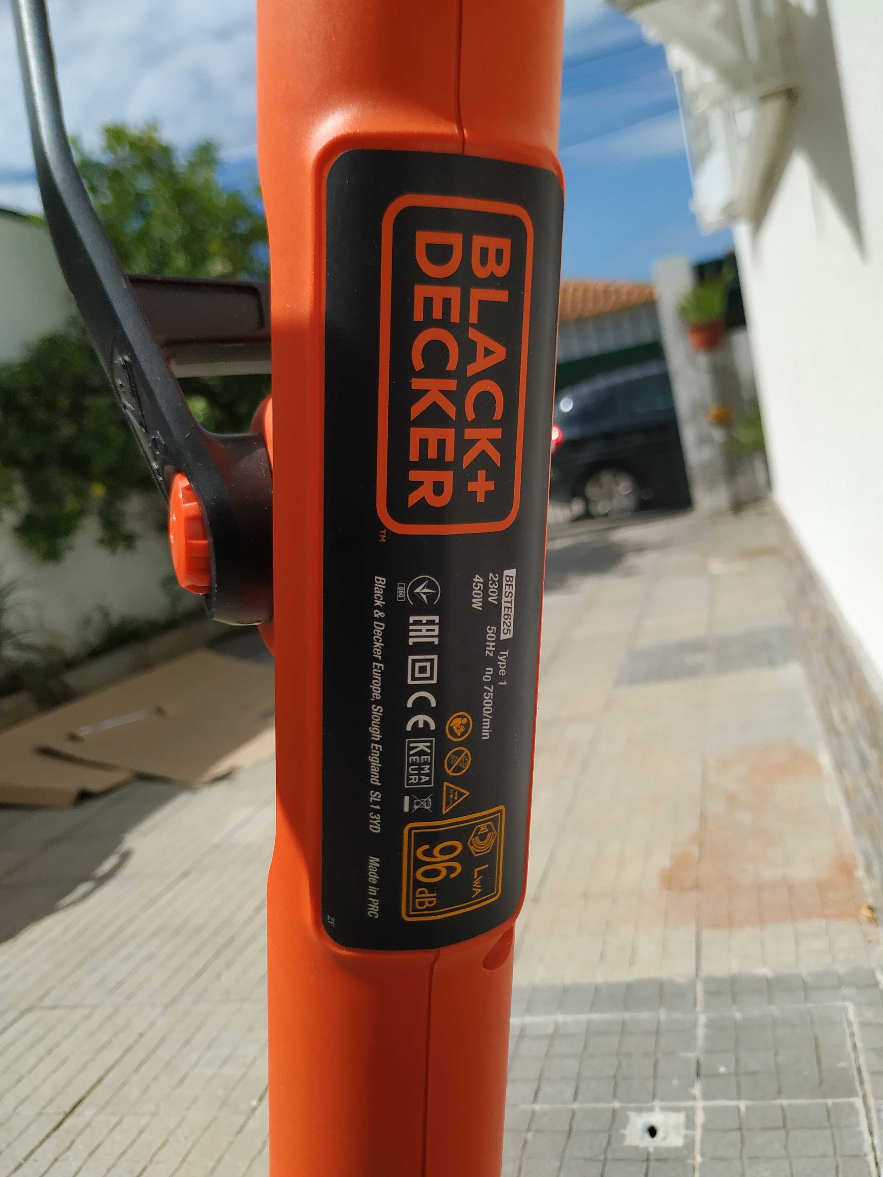 Aparador de relva Black & Decker