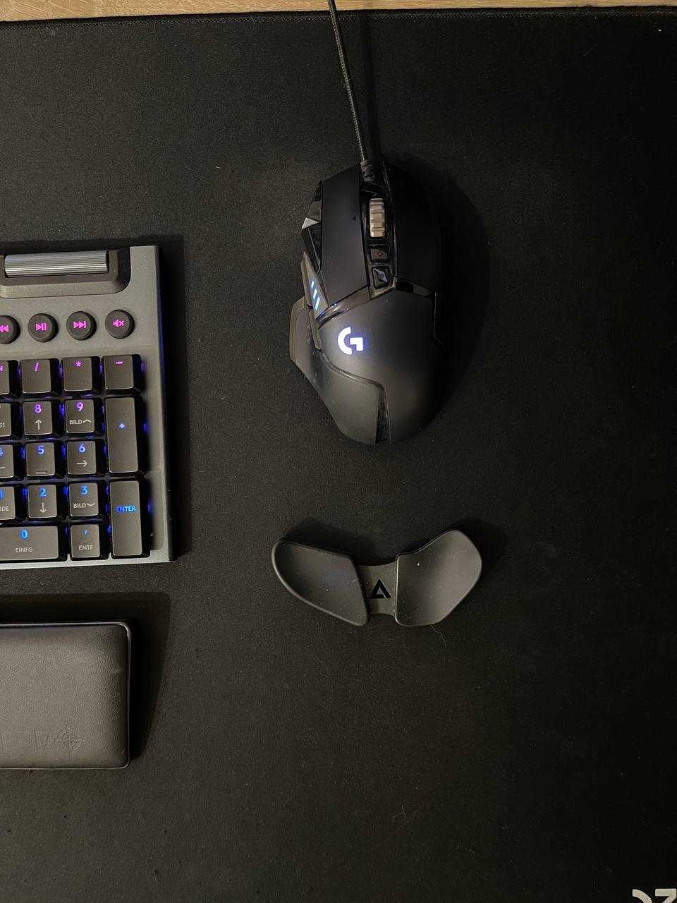Сетап для робочого столу Logitech клавіатура/килимок/підставка