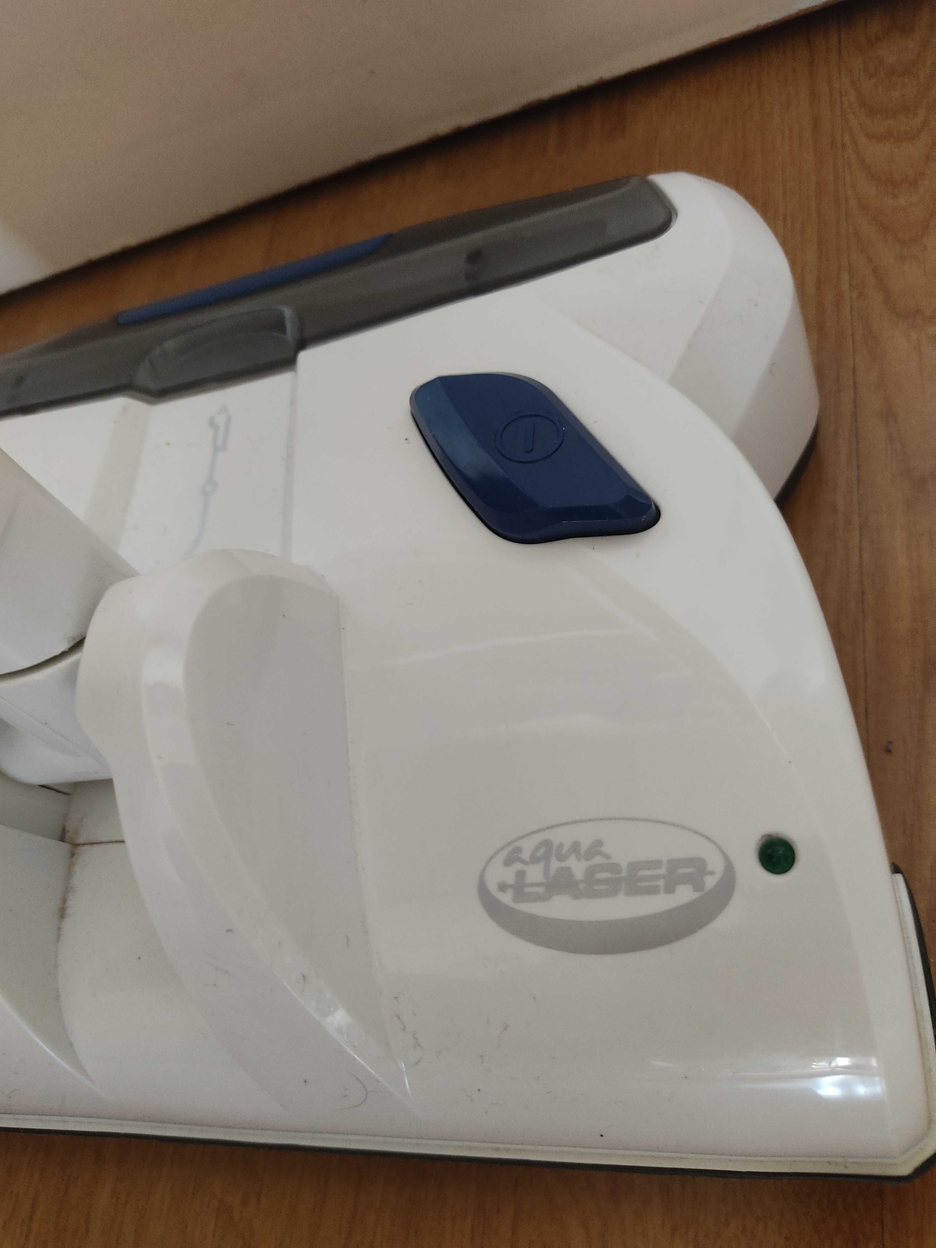 Odkurzacz ręczny Aqua Laser OmegaSweeper