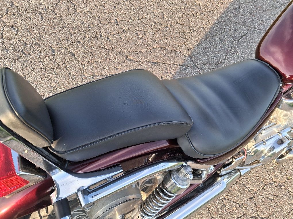 Suzuki Intruder vs700