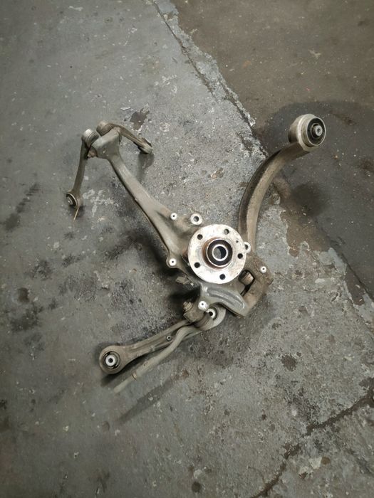 Zwrotnica zawieszenie kopyto A6 C7 A4 B8 A5 A7 Q5 8K0.407.257G lewa