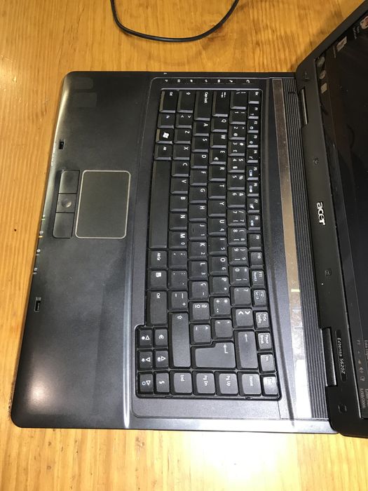 Portátil Acer s/ disco c/ Carregador Universal