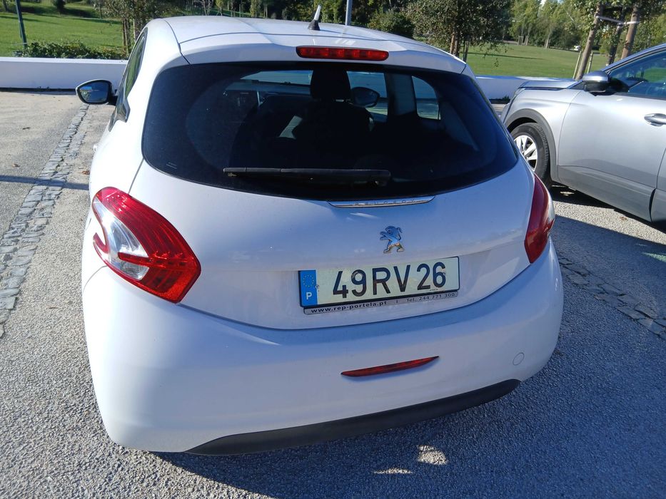 Peugeot 208 Diesel 1.6 e-HDI Allure 03/2013