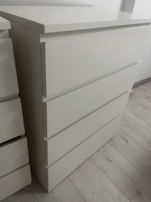 Cómodas e Estantes Ikea