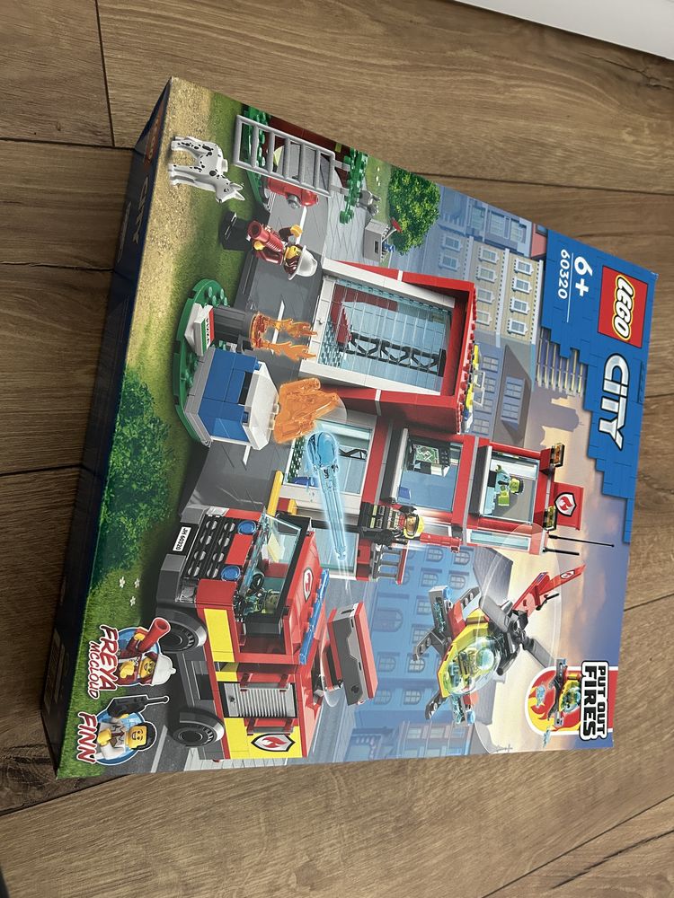 LEGO 60320 City - Remiza strażacka