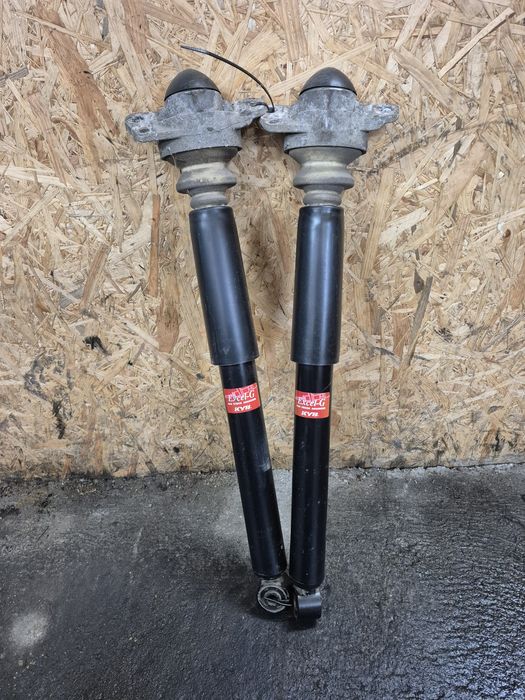 ... Kompletne amortyzatory tył kyb vw audi seat skoda a3 golf passat l