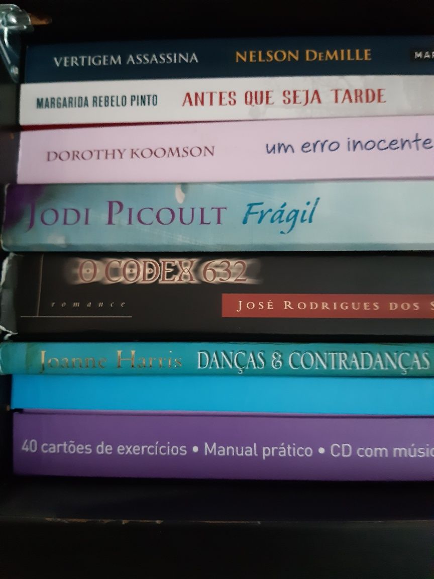 Livros vários - ver todas as fotos - vendo ou troco. 7 Eur cada um