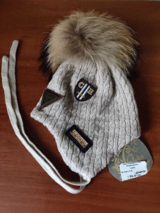 Шапка для дівчинки, двійна з помпоном,  вовна