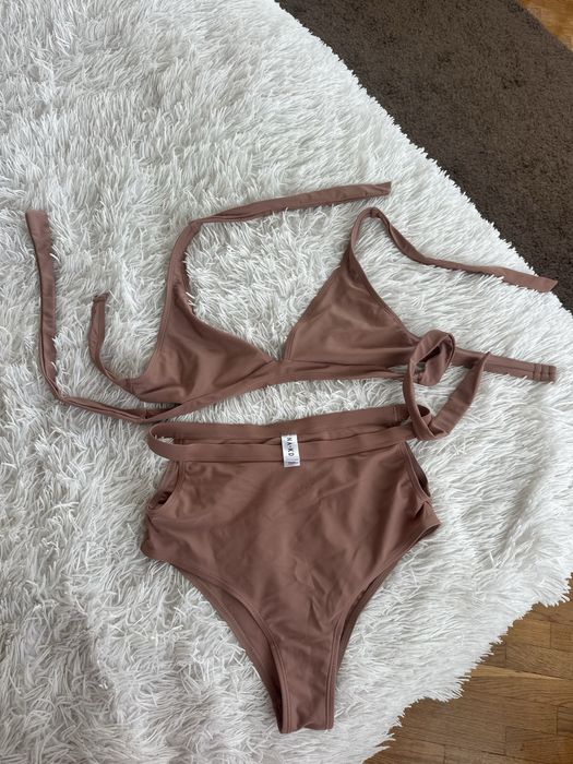 Купальник бренду “NA-KD