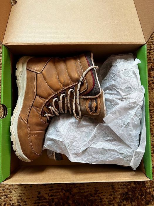 Женские зимние ботинки