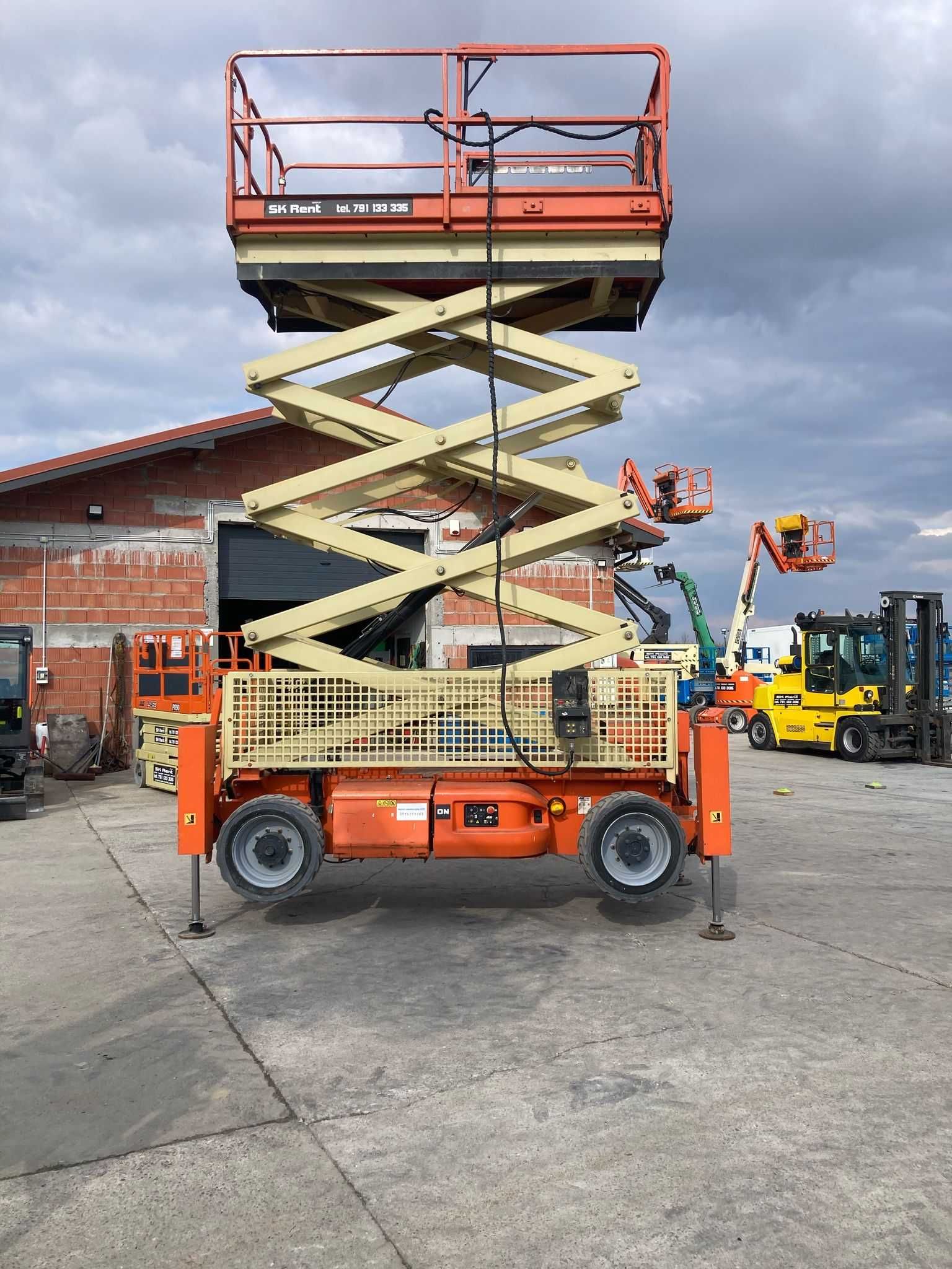 JLG M3369 Podest Nożycowy Podnośnik 12 M Genie Haulotte Nowe Baterie