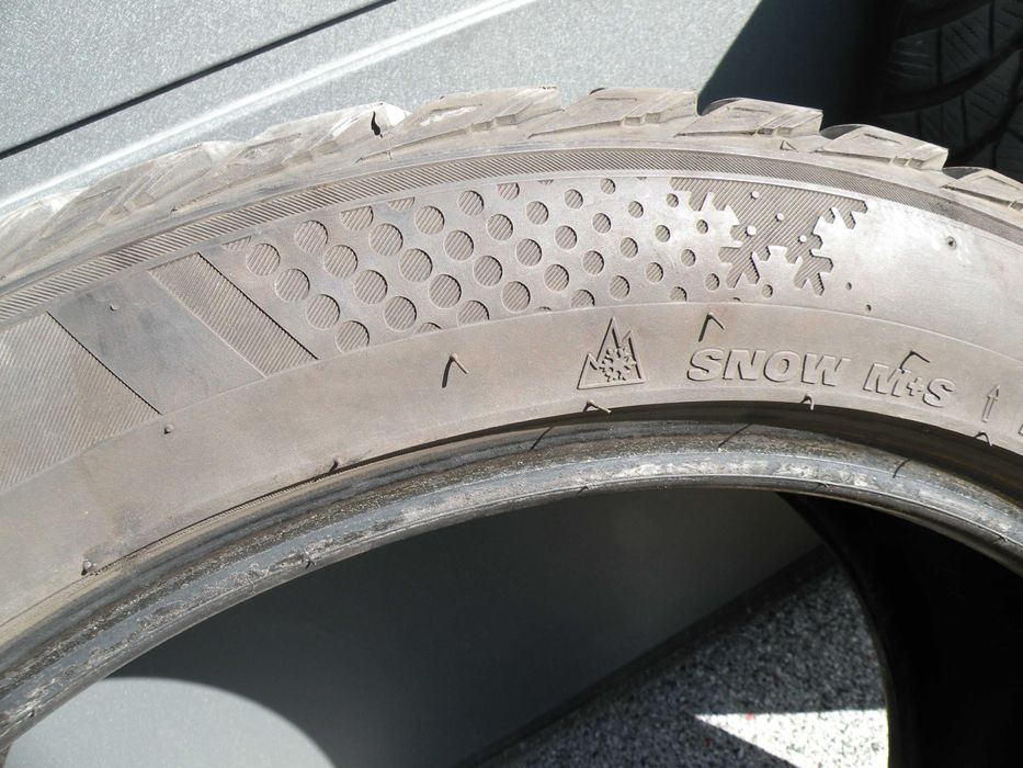 Opony   zimowe  KUMHO WINTER CRAFT  WP71 245/4/R19 102V