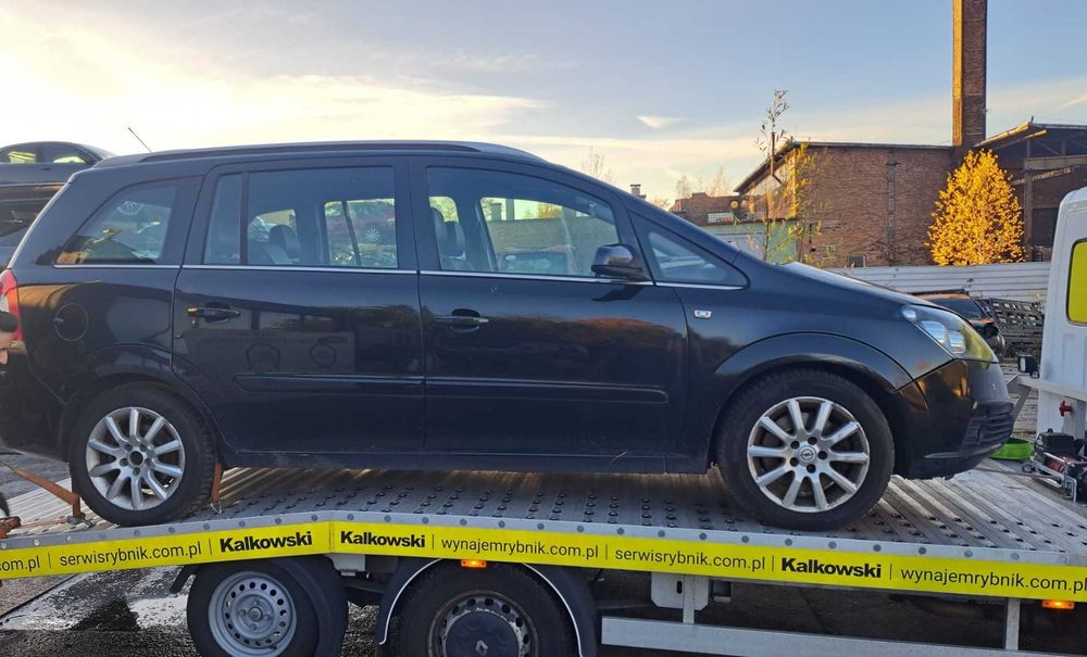 drzwi prawe przód Opel Zafira B