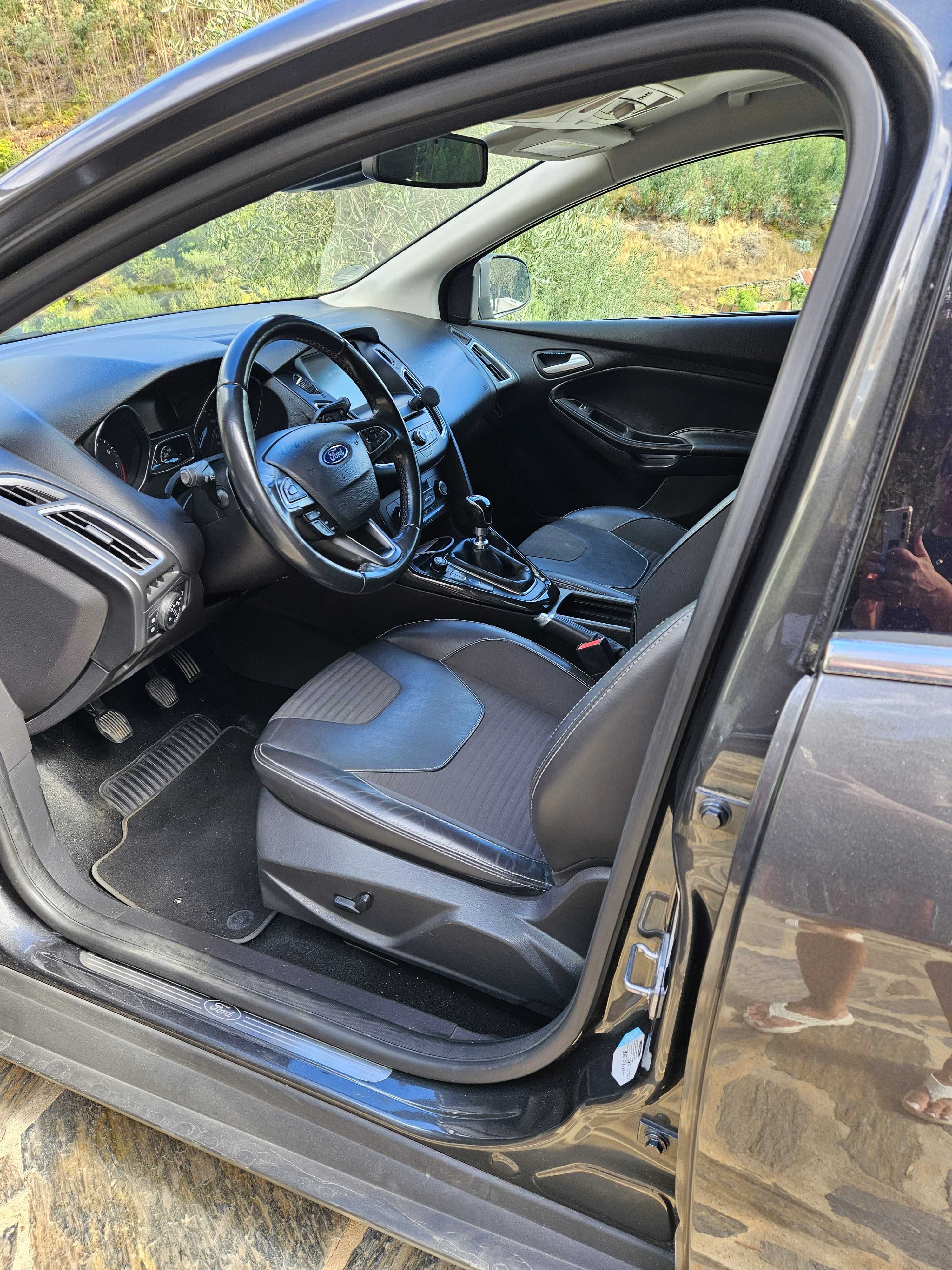 Ford Focus 1.0 EcoBoost 92kW Titanium económico em ótimas condições