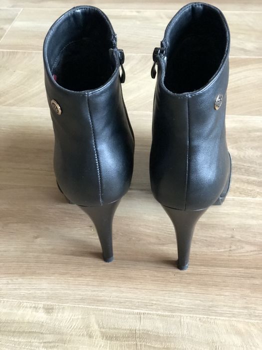 Nowe botki damskie 38