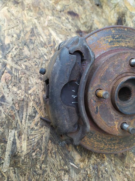 Супорт передній правий  Форд Ескорт 1.8 Ford Escort Mk7