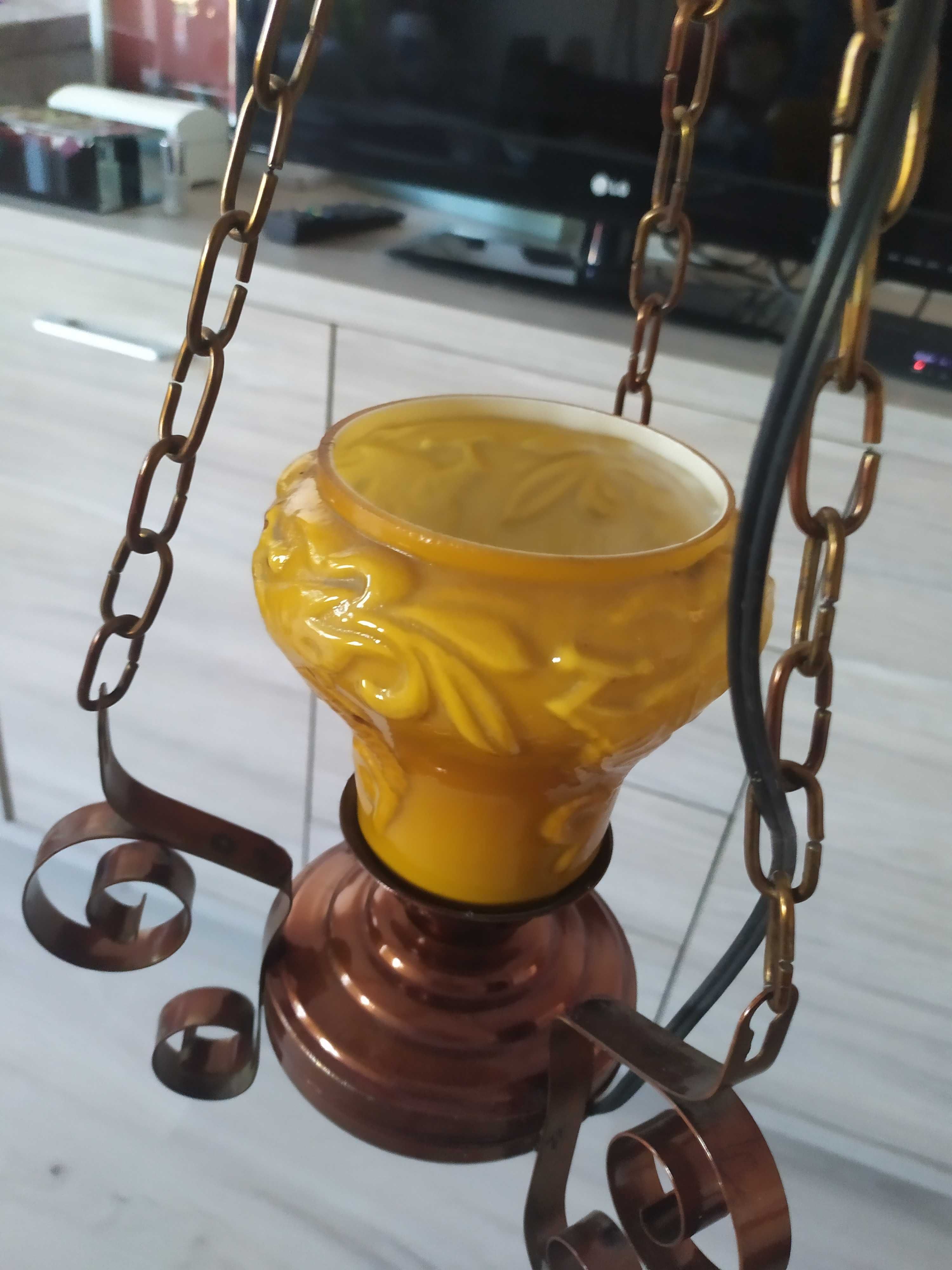Lampa sufitowa z szklanym kloszem