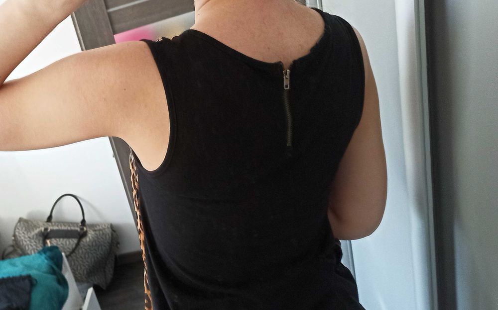 Czarny top bluzka damska RESERVED w panterkę na randkę/urodziny - NOWA