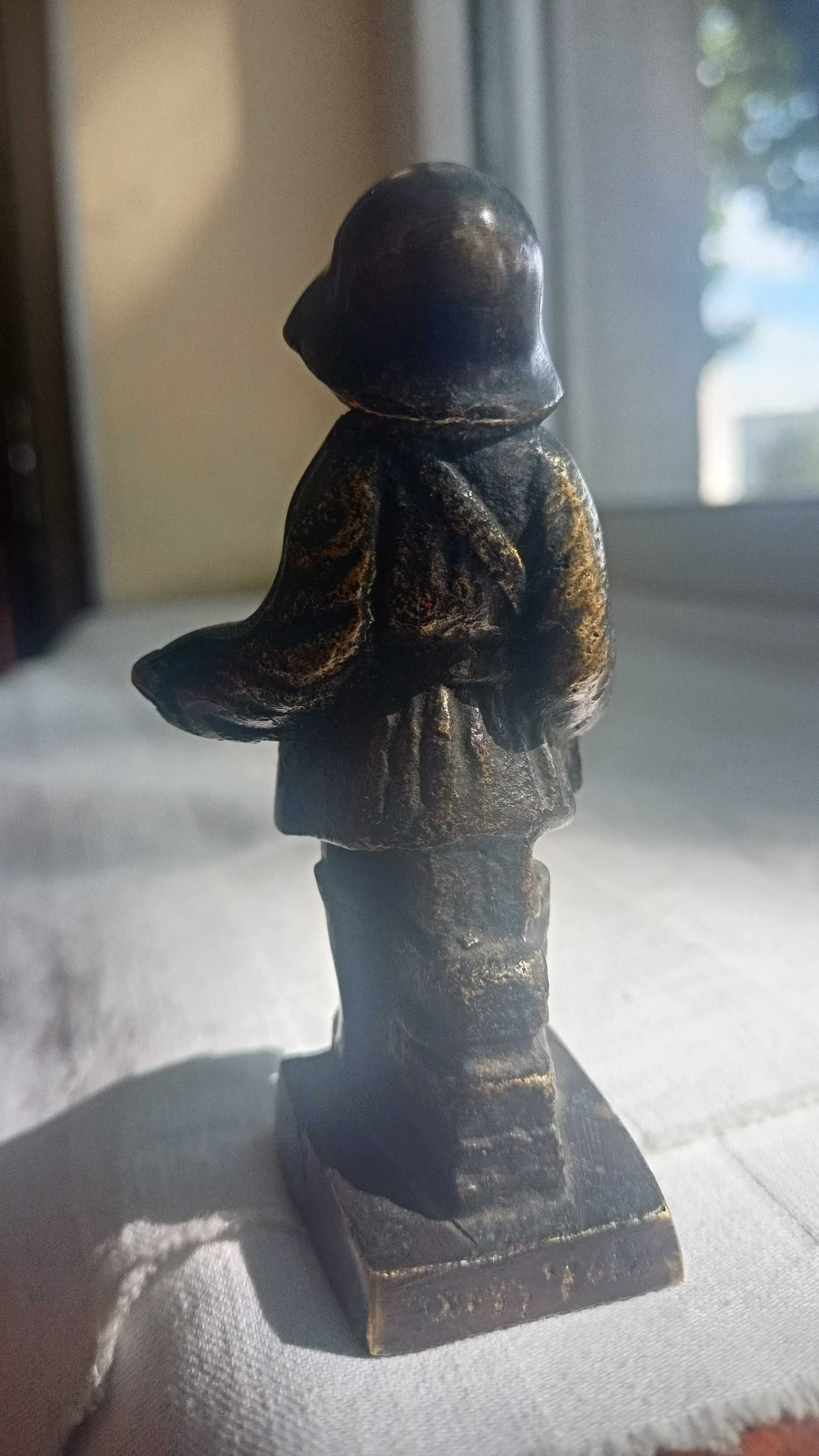 Wysyłka 0 Figurka Małego Powstańca brąz projekt Jerzy Jarnuszkiewicz