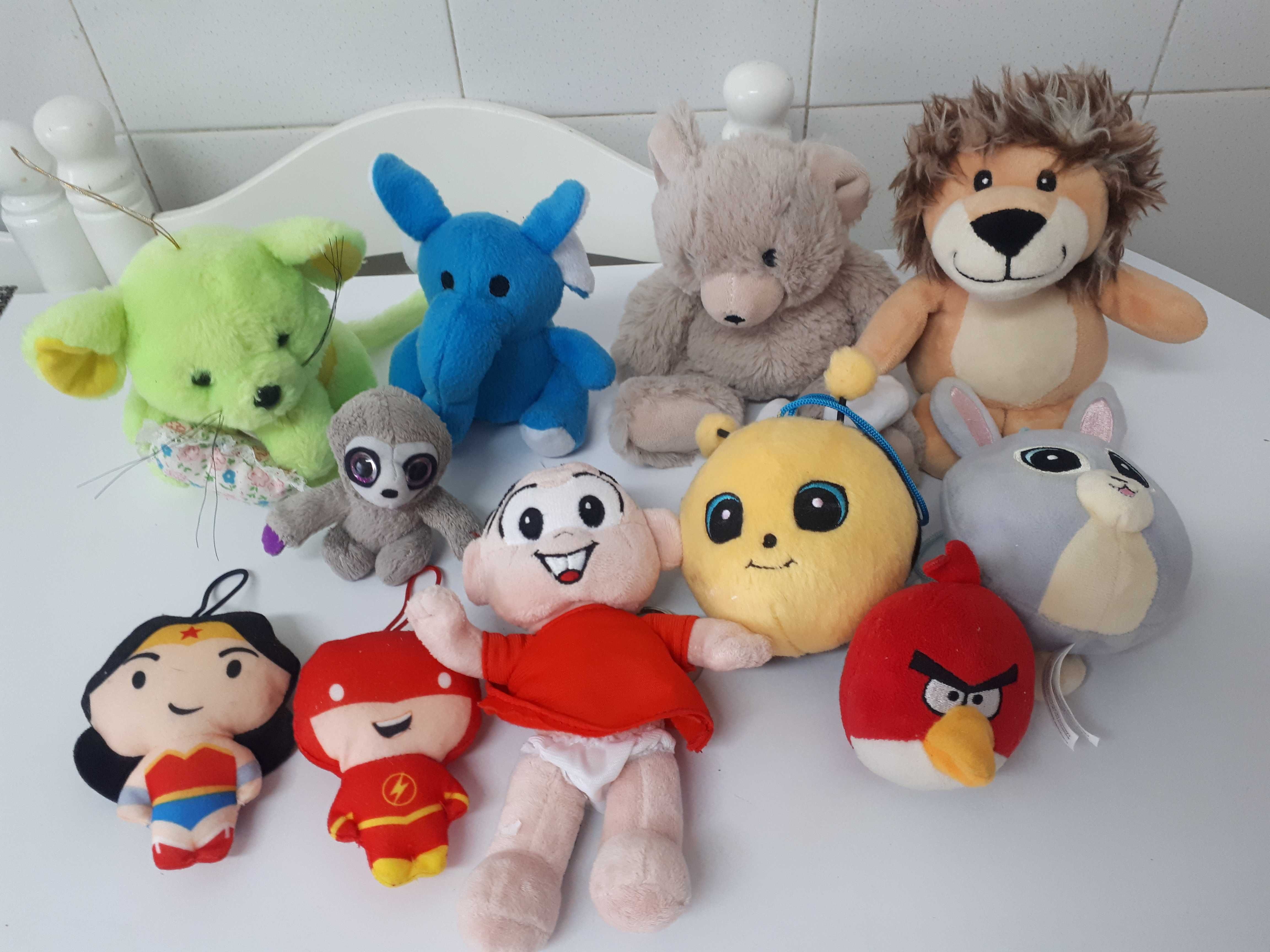 Peluches vários 11 unidades