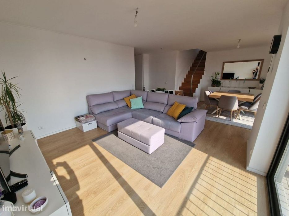 Magnífico apartamento T2 duplex com terraço em Esmoriz