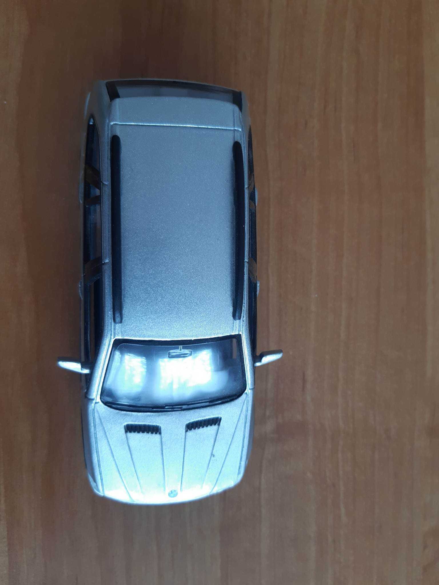 Model BMW X 5  skala 1:36