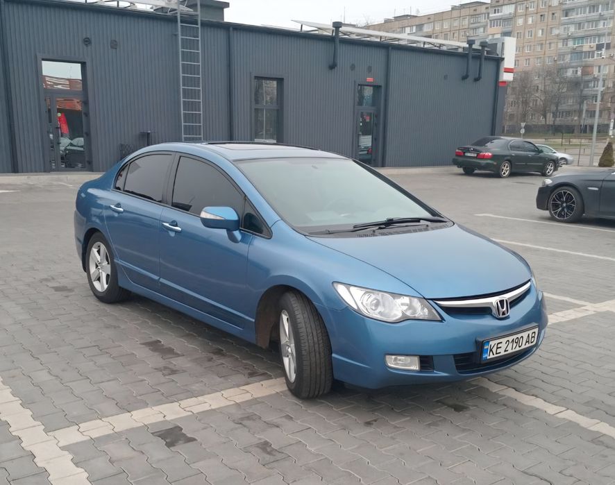 Хонда Сівік 2008 рік - гарний стан кузова та технічної частини